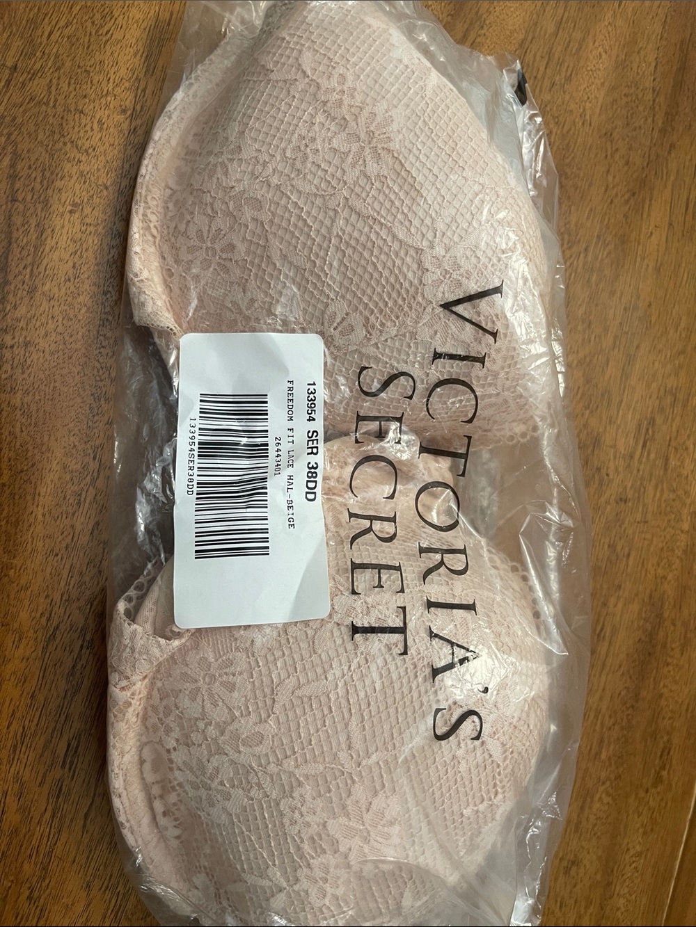 NWT Victoria's Secret Lace Bra in Light Beige Sz 38DD Freedom Fit Lace